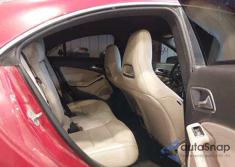 2014 Mercedes-Benz Cla 250 z USA, uszkodzony, nr VIN WDDSJ4EB6EN047203